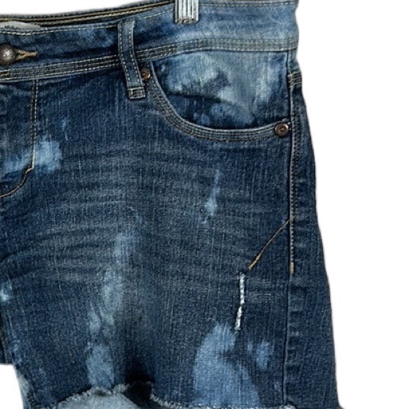 Levi’s Bleach Dyed MIDI Shorts Size 13 - Picture 6 of 6